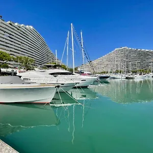 https://marina-riviera-bay-marina-baie-des-anges-41.fr-provencehotel.com