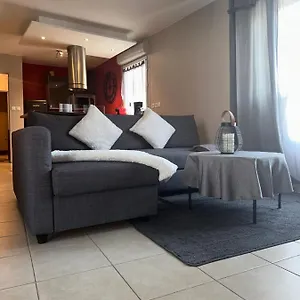 https://superbe-appartement-tout-quip-avec-parking.fr-provencehotel.com